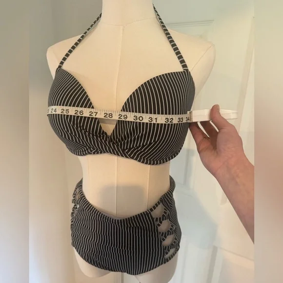 Black and White Striped Bikini Set - Picture 8 of 16